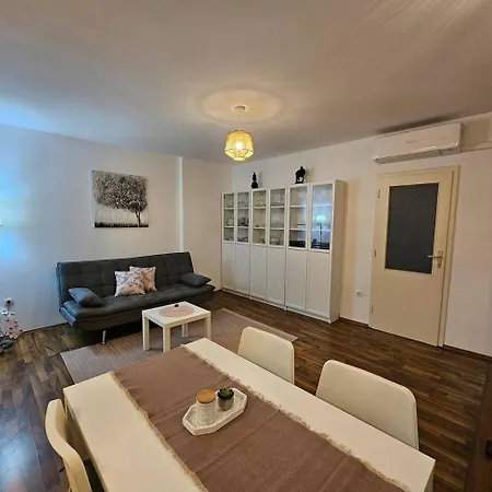 Appartement By The Sea - 12647